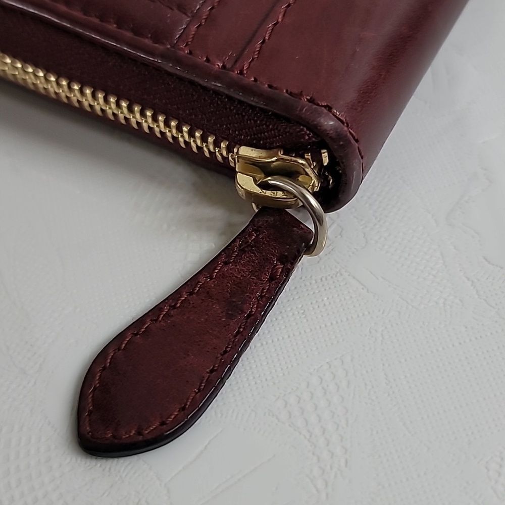 Burberry Quilted Leather Zip Around Wallet In Burgandy - Picture 6 of 12